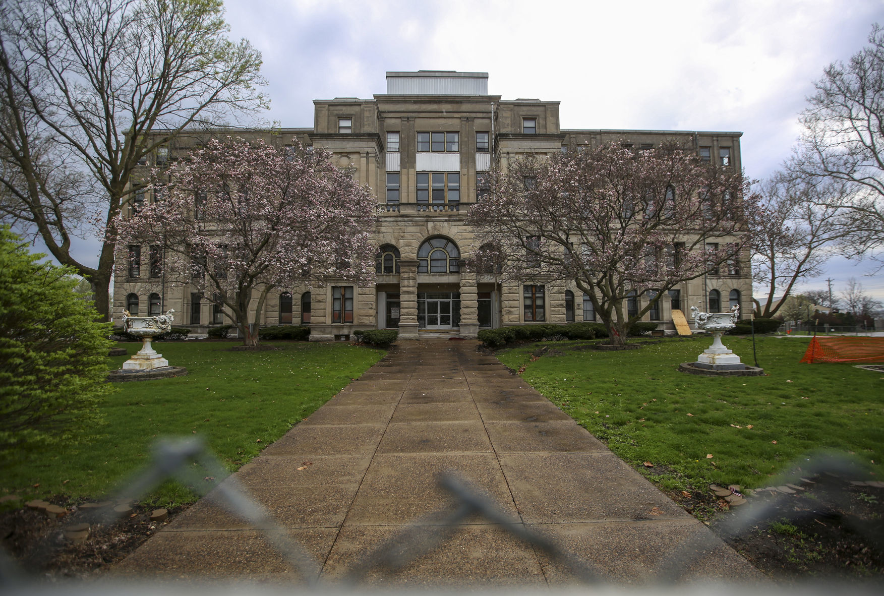 042219-mda-nws-courthouse-001